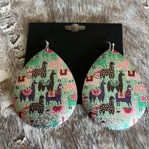3/$20🎀 Metal Llama earrings!